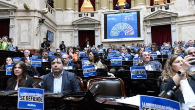 Veto a la Ley de Financiamiento Universitario: el oficialismo celebró y la oposición los acusó de «darle la espalda al pueblo»