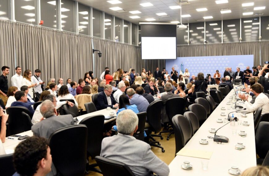 Finalizaron las audiencias por la Ley de Glaciares: fuertes cruces por la zona periglaciar