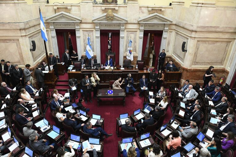 Los senadores cobrarán más de $11 millones en marzo tras el nuevo acuerdo salarial