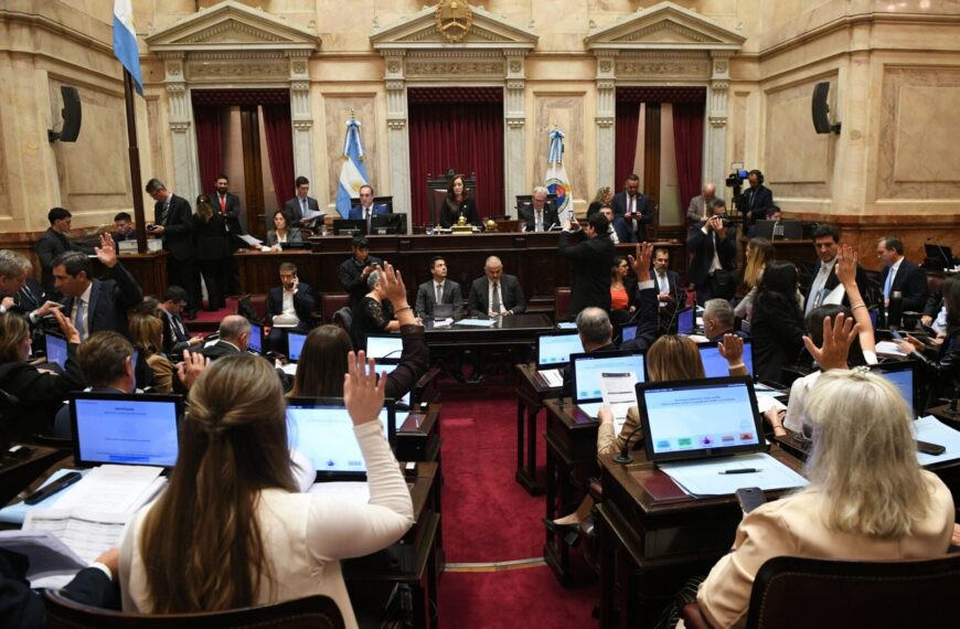 El Senado aprobó pliegos de ascensos militares y designó a la Autoridad Nacional de la Competencia