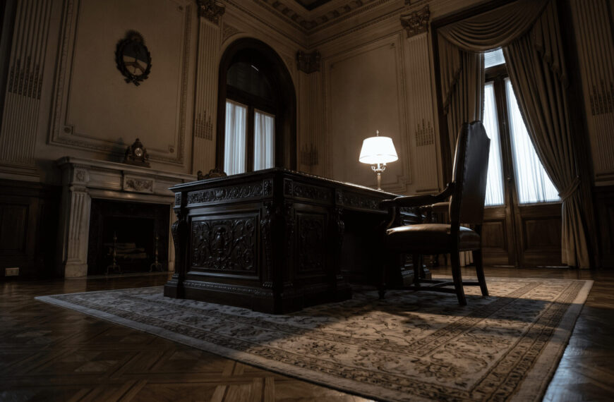 La silla presidencial vacía en la Casa Rosada representando la crisis de liderazgo político NCN