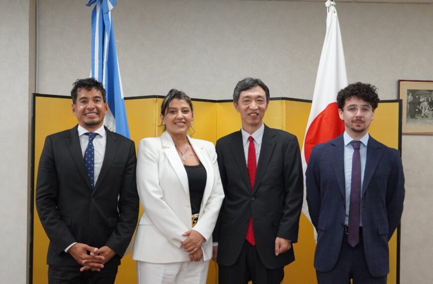 Natalia Gadano presenta equipamiento odontológico donado por la Embajada de Japón NCN.
