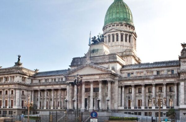 Ley de Lobby: registro obligatorio, 24 meses de incompatibilidad y prisión por…