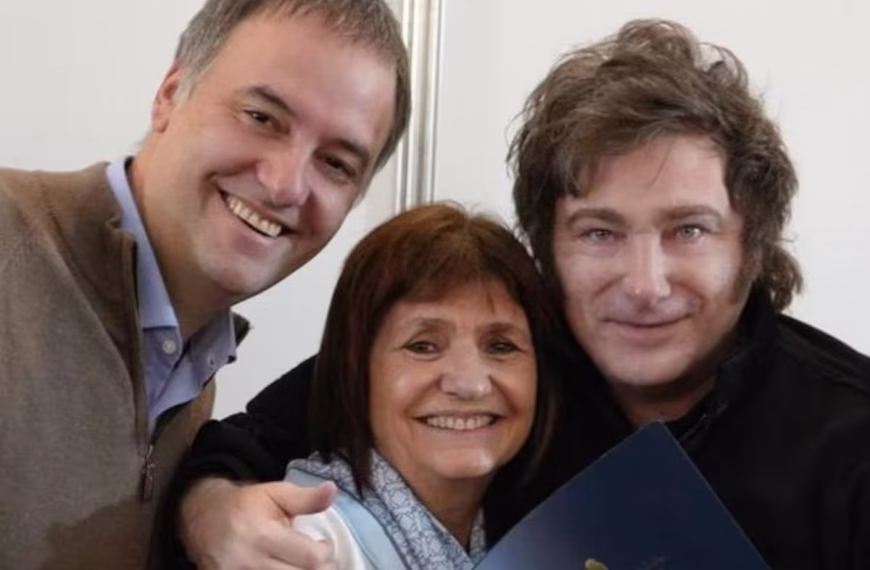 Javier Milei respalda a Manuel Adorni por declaración jurada