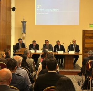 Autoridades de la CNE y ONGs analizan la participación juvenil para 2027 NCN.