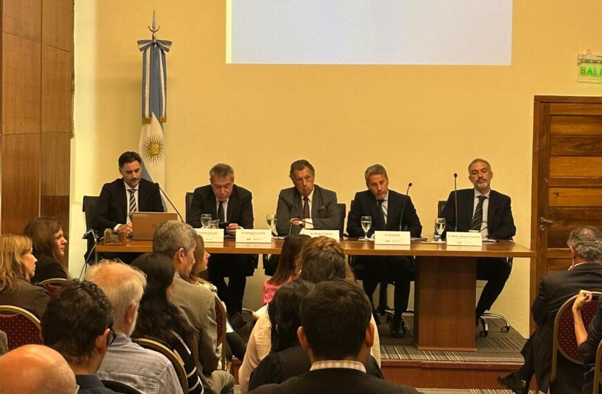 Autoridades de la CNE y ONGs analizan la participación juvenil para 2027 NCN.
