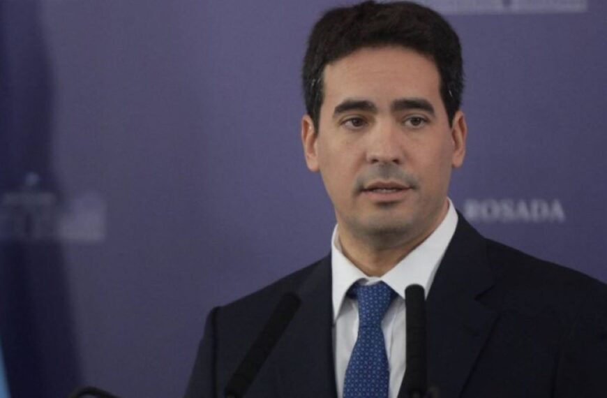 Ravier debutó como vocero y anunció una nueva etapa del Gobierno