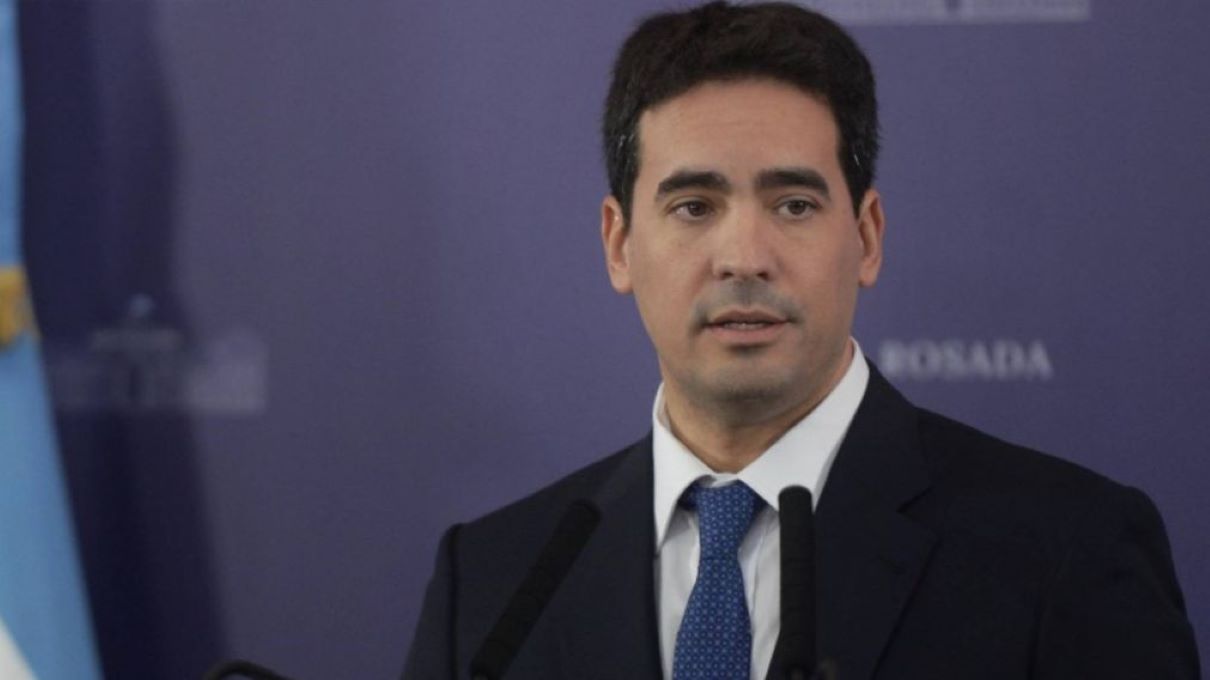 Ravier debutó como vocero y anunció una nueva etapa del Gobierno
