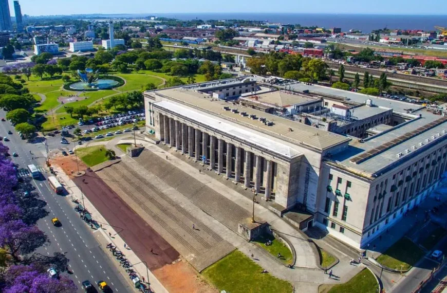 Ranking QS 2027: la UBA sostiene el 84° pese al desfinanciamiento