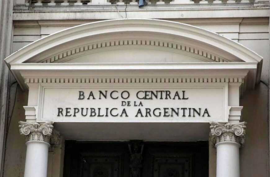 Carta Orgánica del BCRA: Milei impulsa limitar la emisión